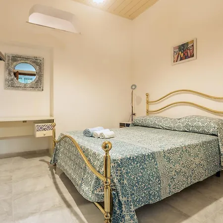 Porta A Mare Apartment *