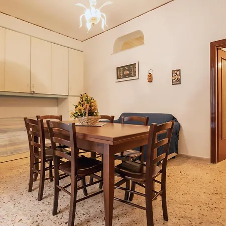 Porta A Mare Apartment *