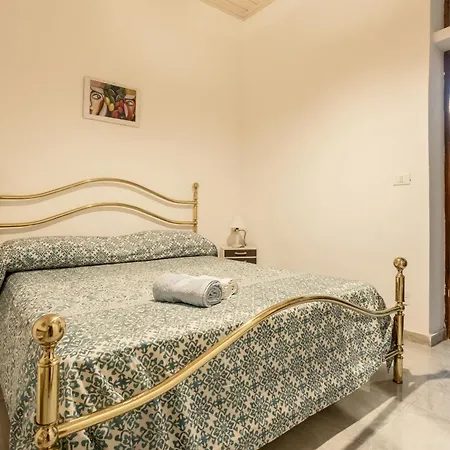 Porta A Mare Apartment *