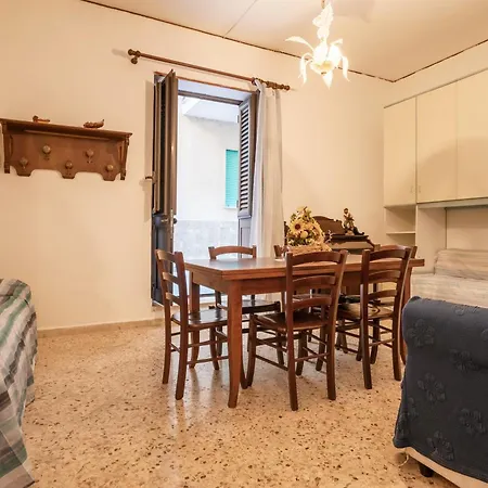 Porta A Mare Apartment *